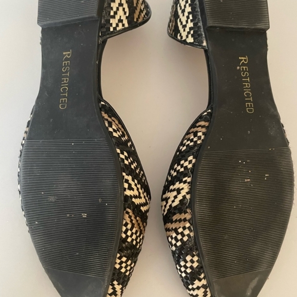 🌟HOST PICK🌟 Woven flats - size 9 - Picture 3 of 6